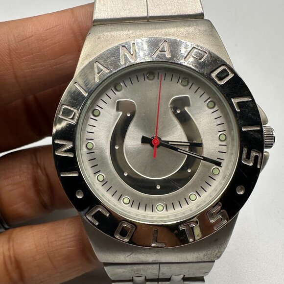 Indiana Colts Watch Men Silver Tone NFL Sports Football New Battery 6.5 Inch - Picture 3 of 14